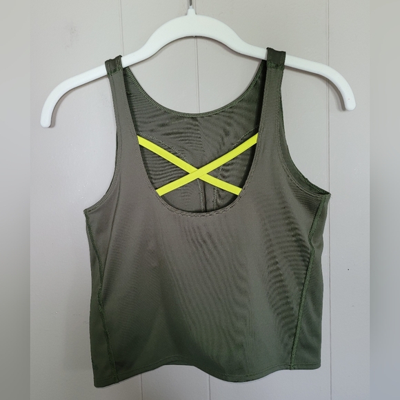 EUC Adidas women's crop tank - Picture 3 of 5